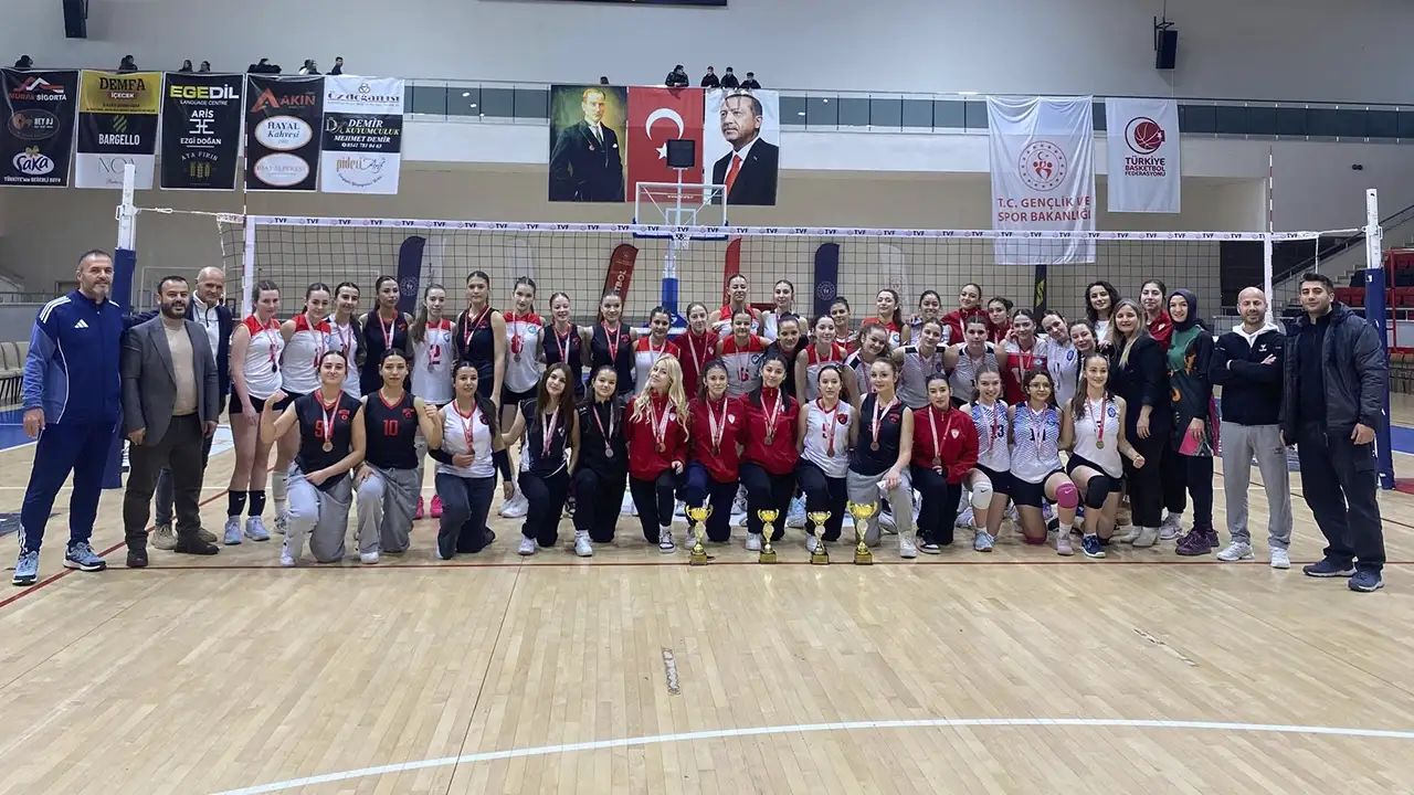 usak-genc-kizlar-voleybol-sampiyonasi