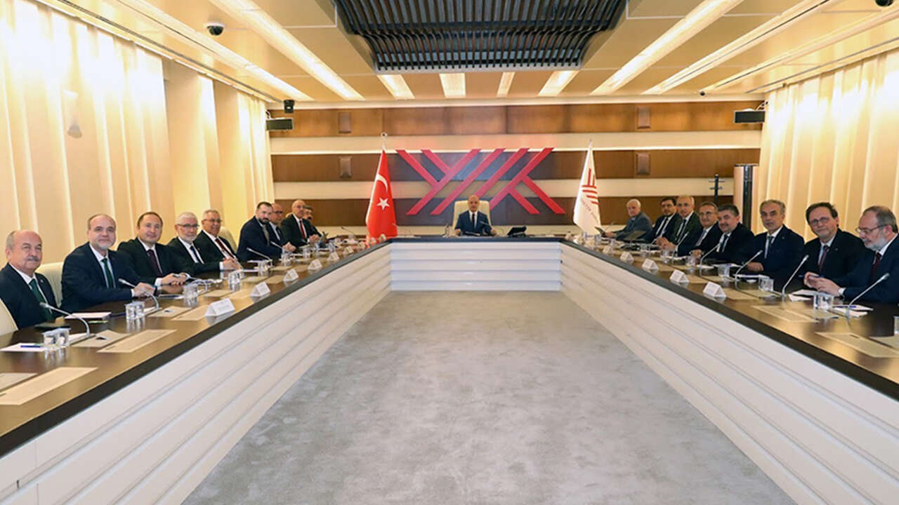 rektor-ahmet-demir-mazbata1
