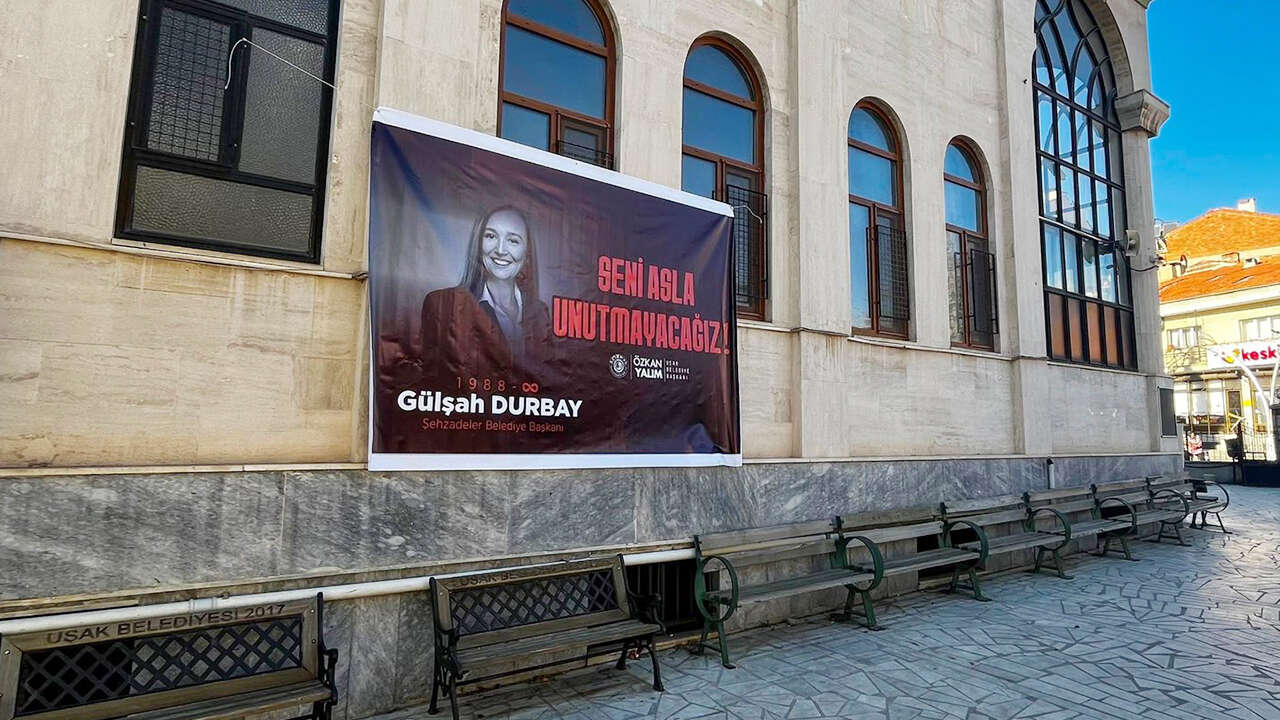 gulsah-durbay-usak