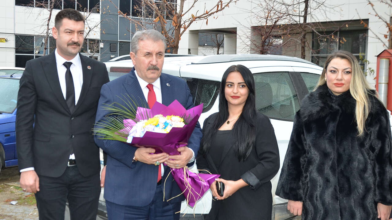 buyuk-birlik-usak-mustafa-destici1