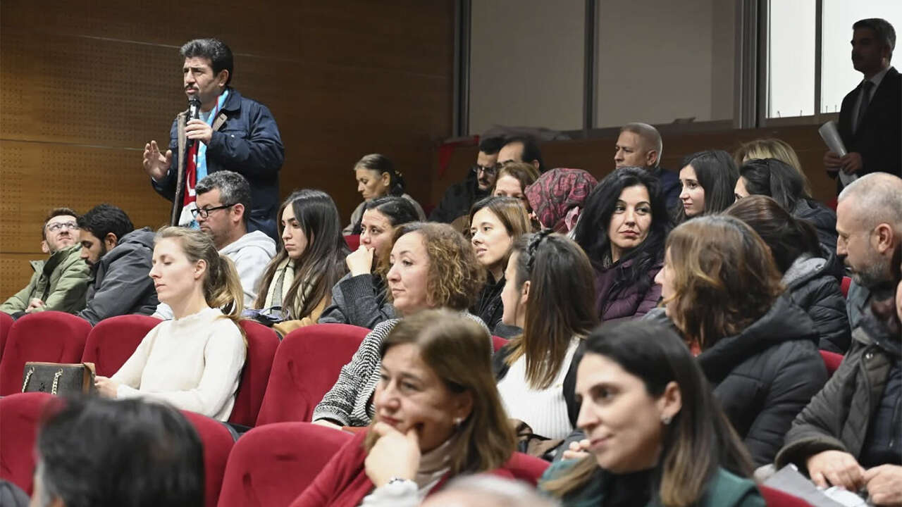 rektor-ahmet-demir