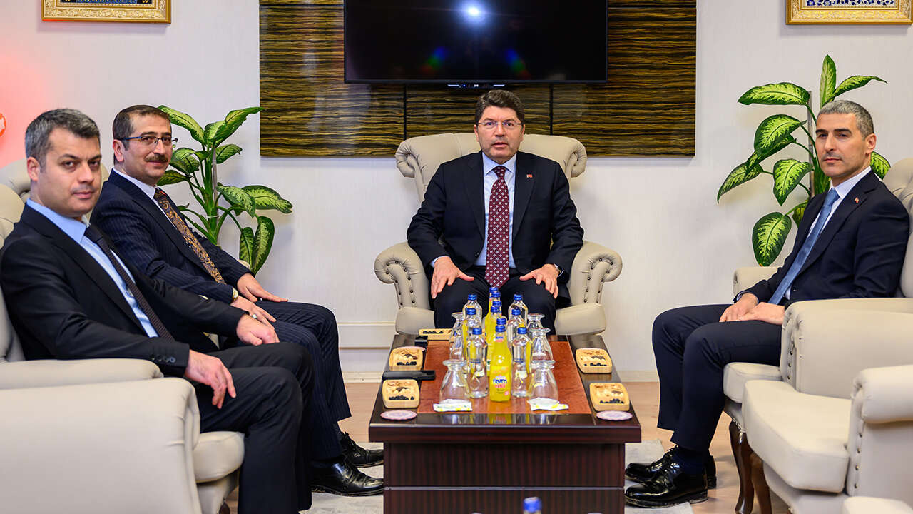 yilmaz-tunc-usak-adliye3