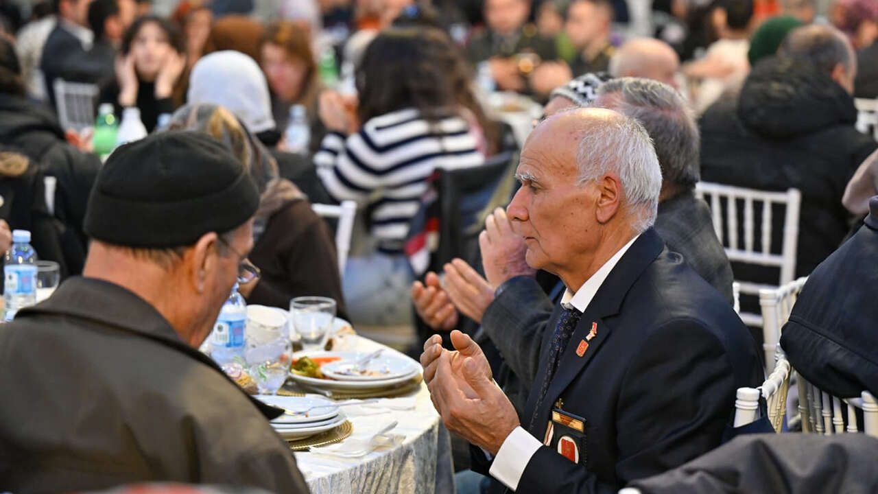 vali-aktas-sehit-gazi-iftar-yemegi1
