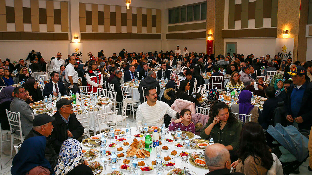 vali-aktas-sehit-gazi-iftar-yemegi4