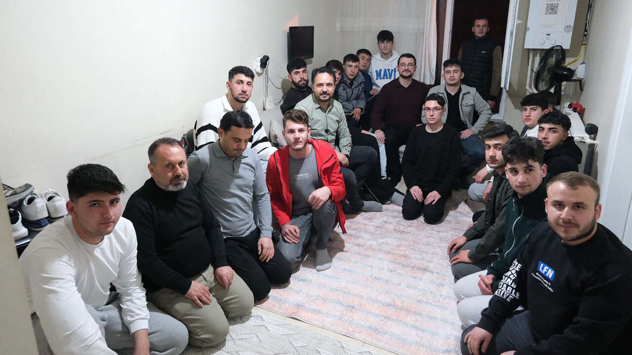 himmet-yasar-genclerle-sahur