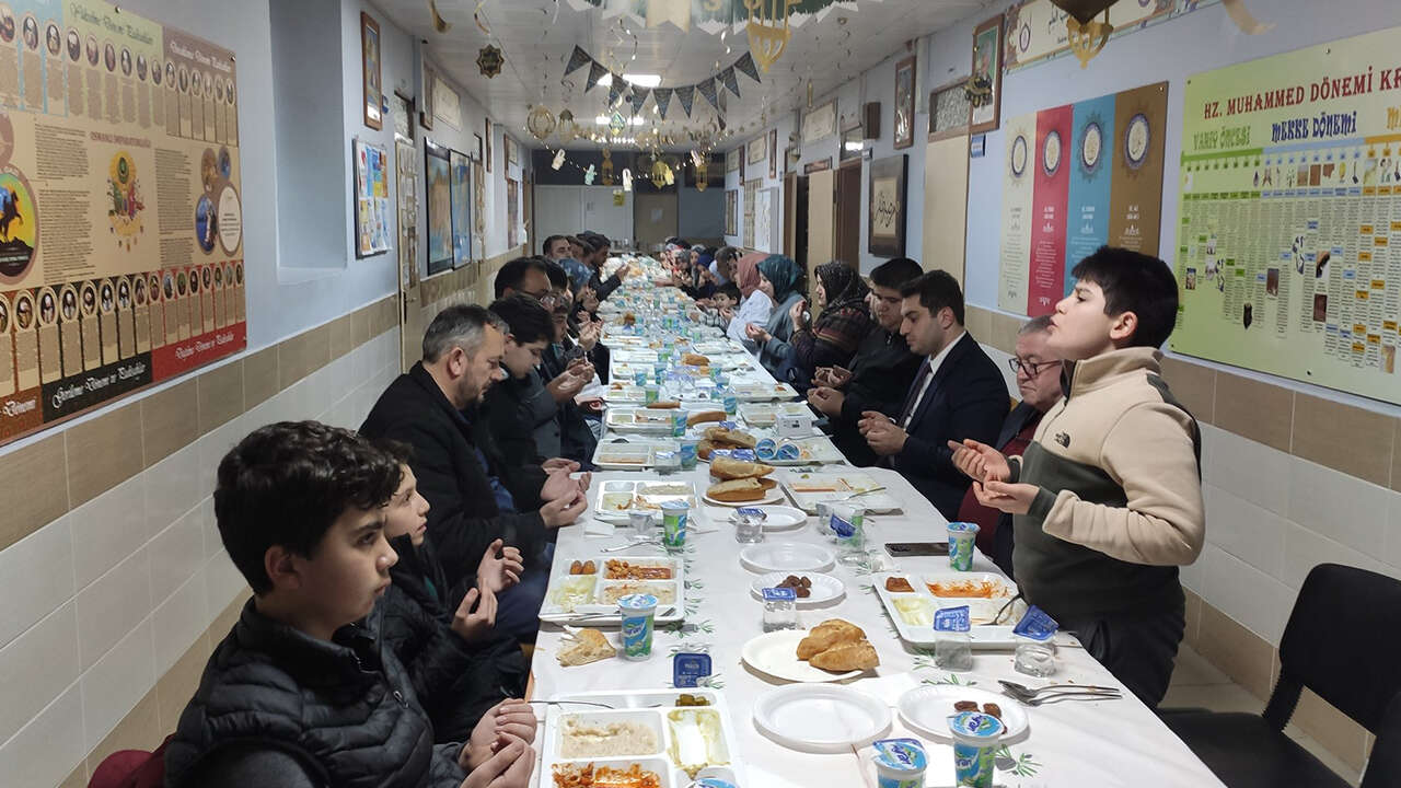 karahalli-kaymakam-ogrenci-iftar