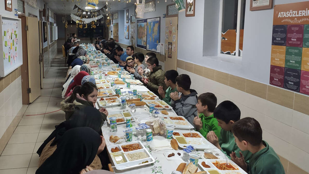 karahalli-kaymakam-ogrenci-iftar1