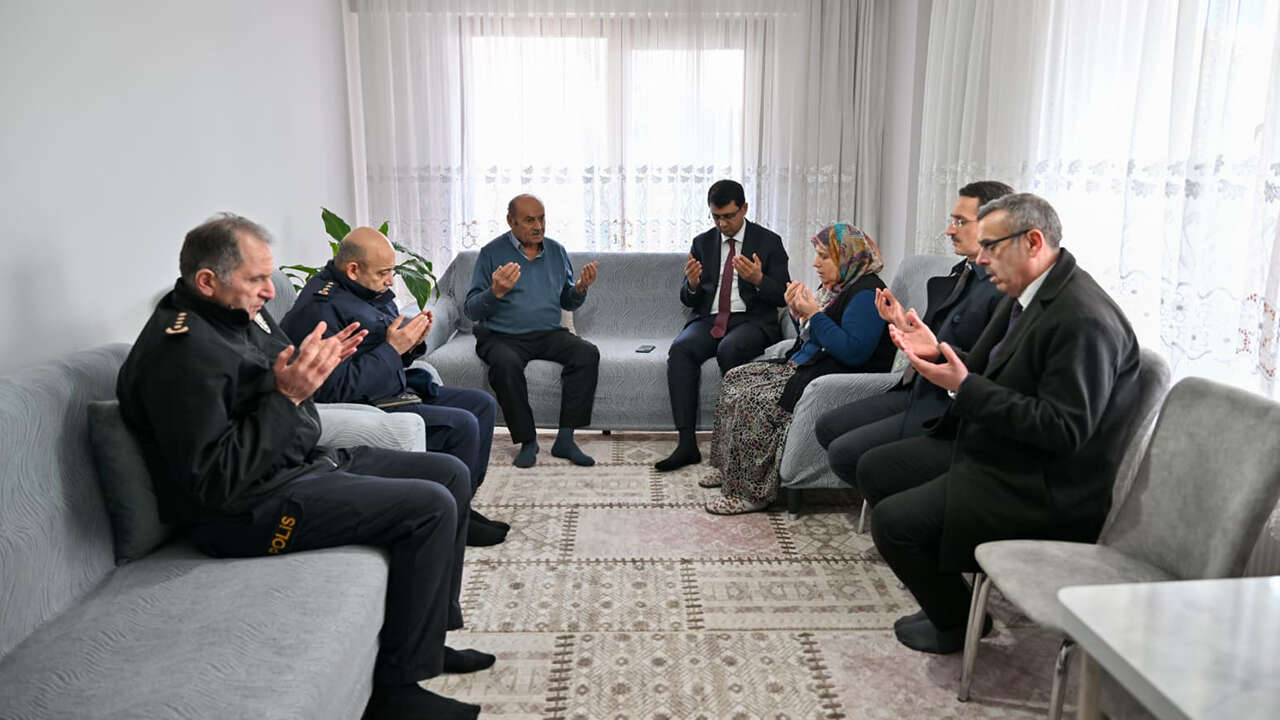 serdar-kartal-sehit-ailesi-ziyaret