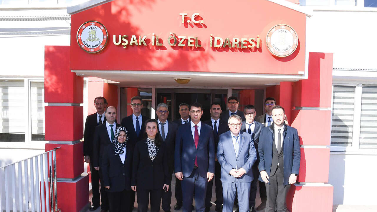 vali-serdar-kartal-ozel-idare-toplanti3