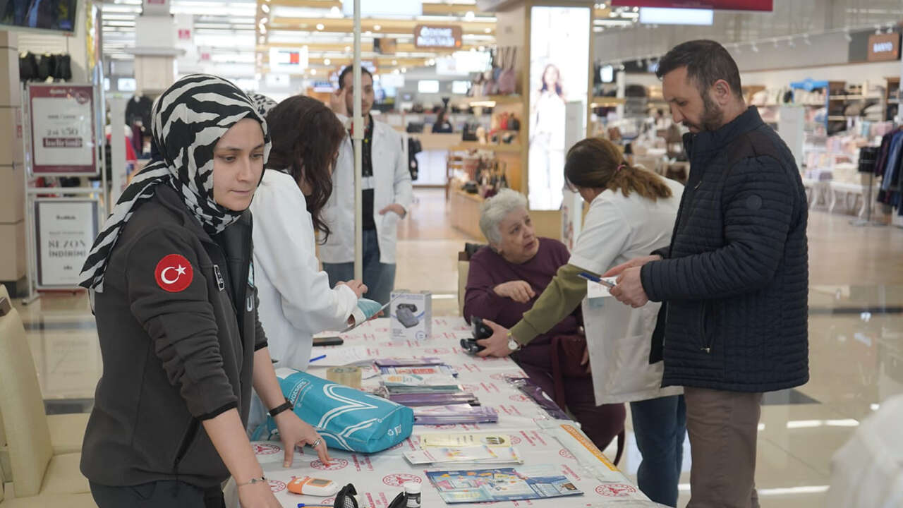 ozdilek-avm-saglik-stand3