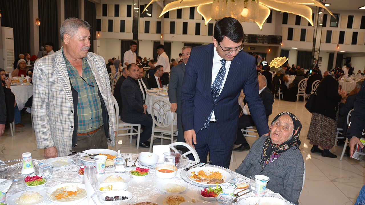 vali-serdar-kartal-sehit-gazi-iftar1