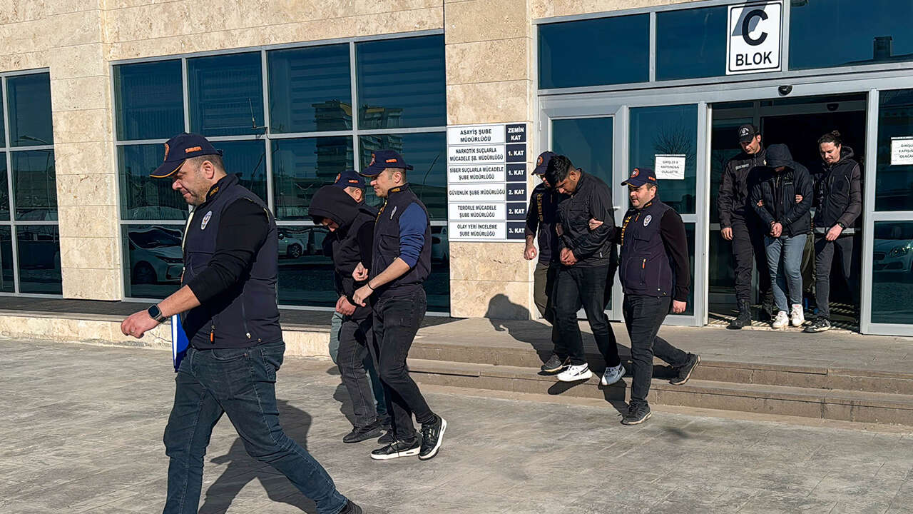 usak-yasa-disi-bahis-12-tutuklama2