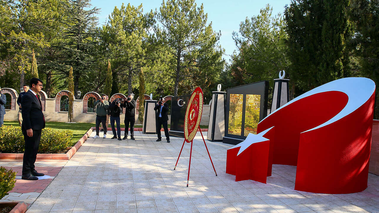 18-mart-usak-sehitlik-anma-toreni3