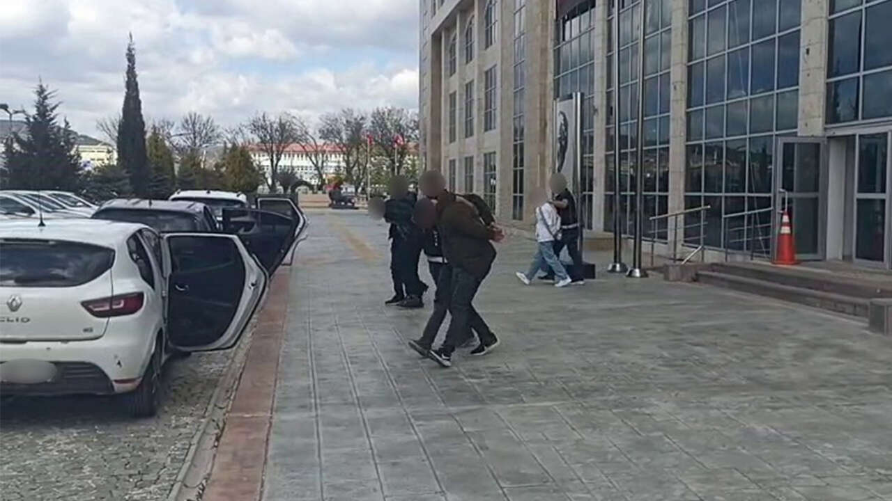 usak-uyusturucu-operasyon-3-tutuklama2