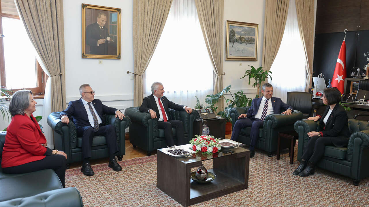chp-usak-teskilat-ozgur-ozel-ziyaret1