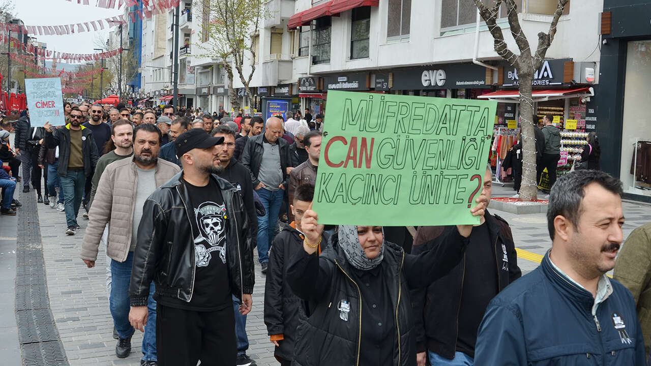 usak-egitim-sendeki-eylem-protesto3