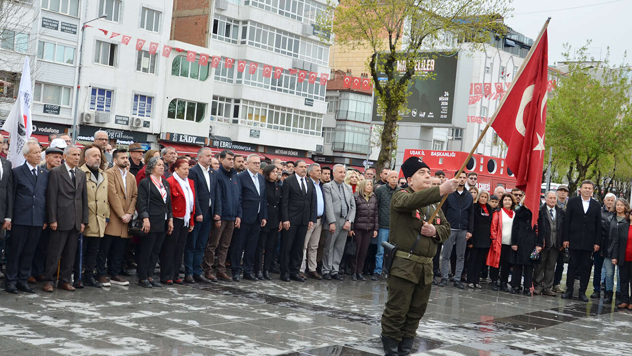 chp-usak-23-nisan-celenk-sunma1