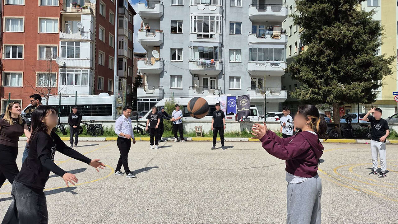 mor-okul-universite-ogrenci-proje2