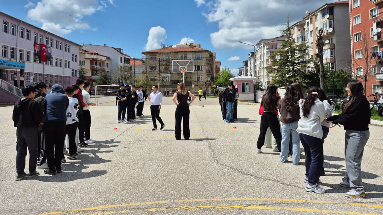 mor-okul-universite-ogrenci-proje3