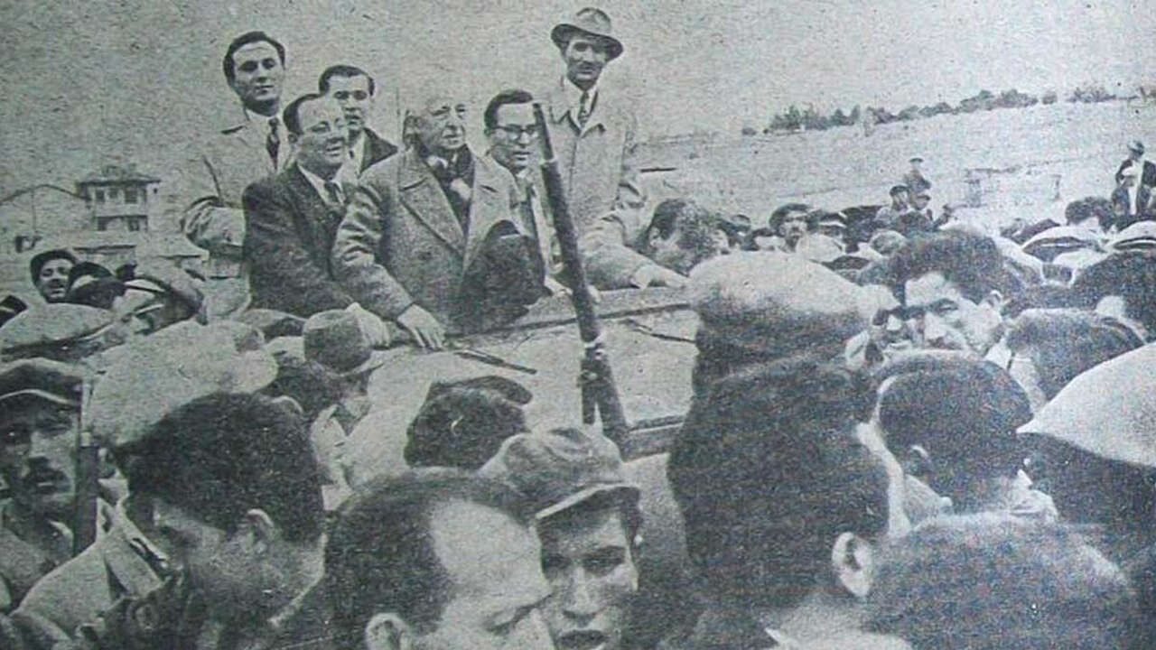 ismet-inonu-1-mayis-usak-taslanma2