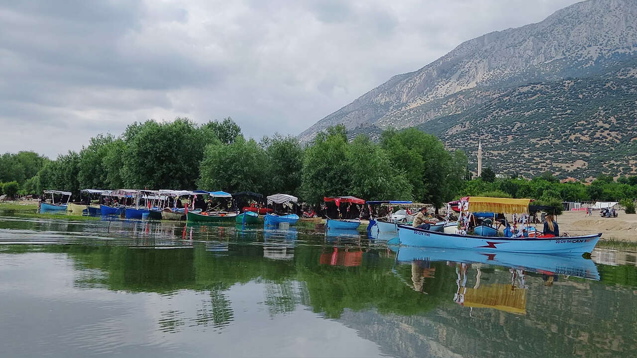 isikli-golu-nilufer-sezonu-basladi