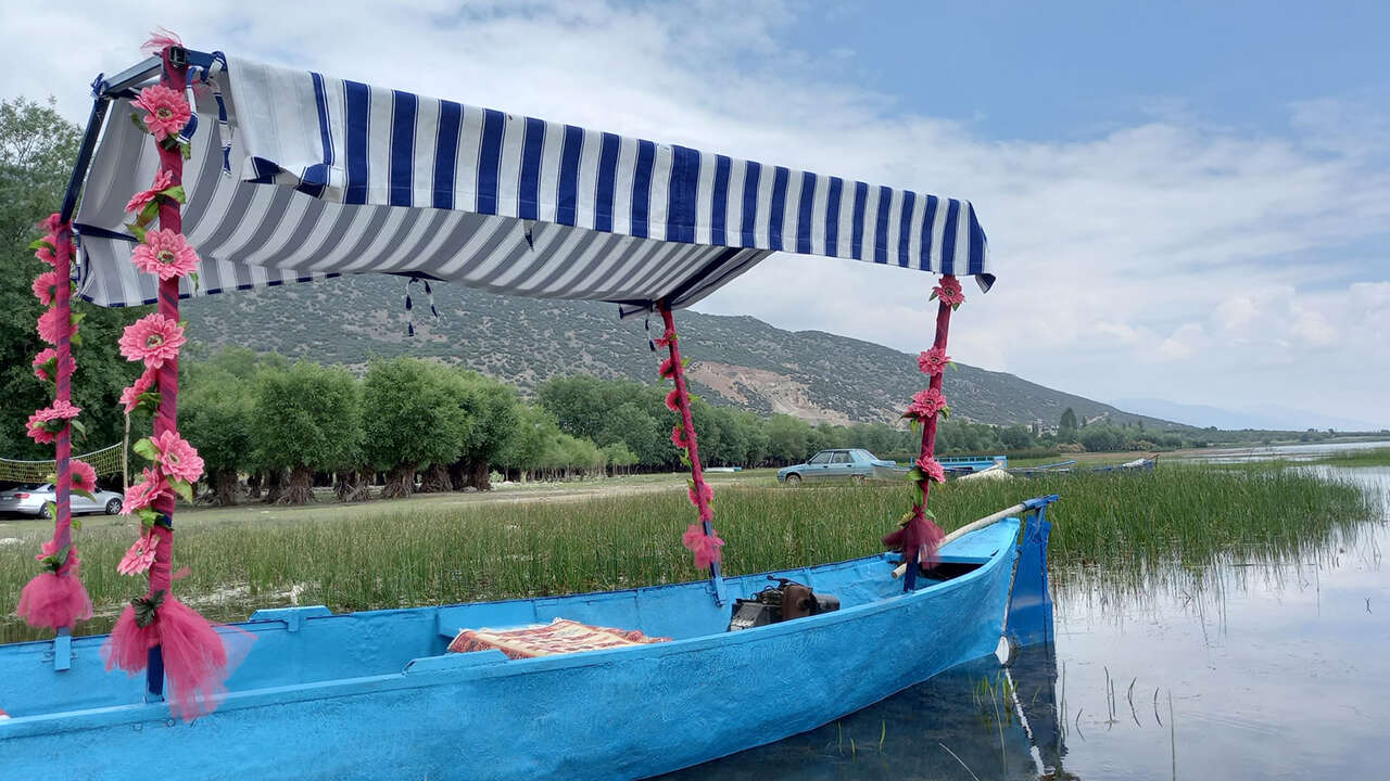 isikli-golu-nilufer-sezonu-basladi1