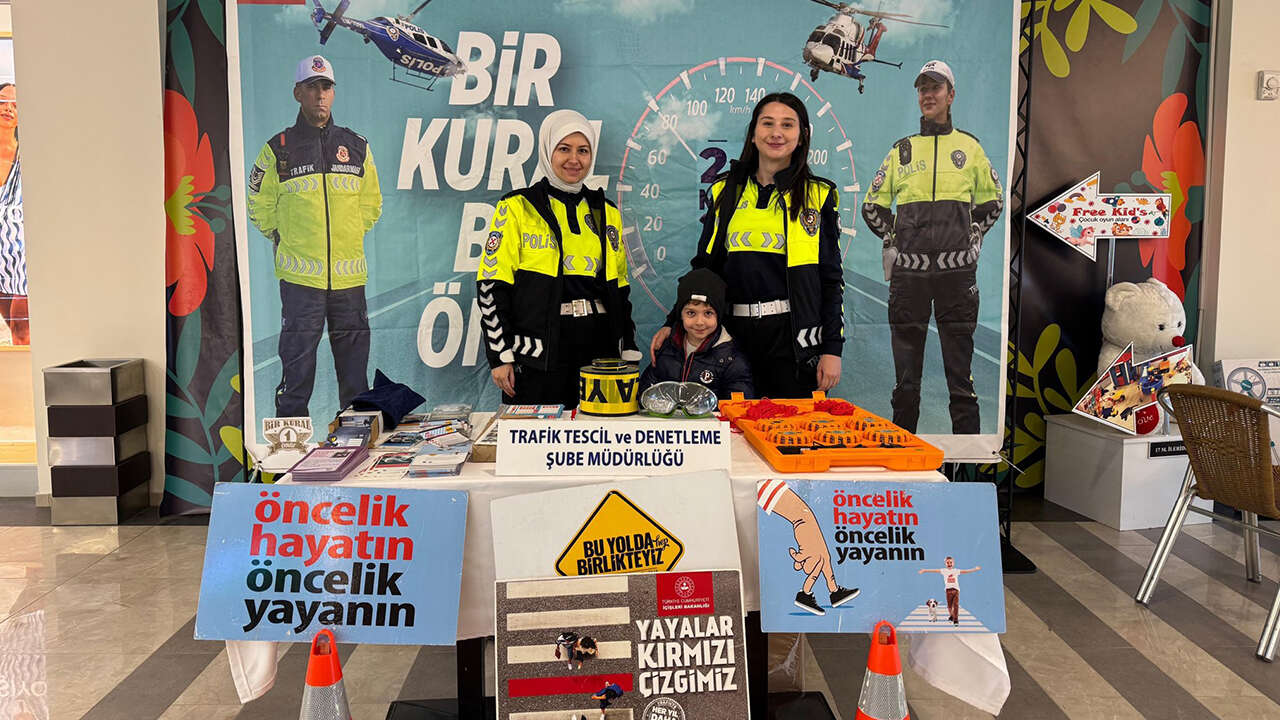 usak-trafik-polisi-kural-bilinclendirme2