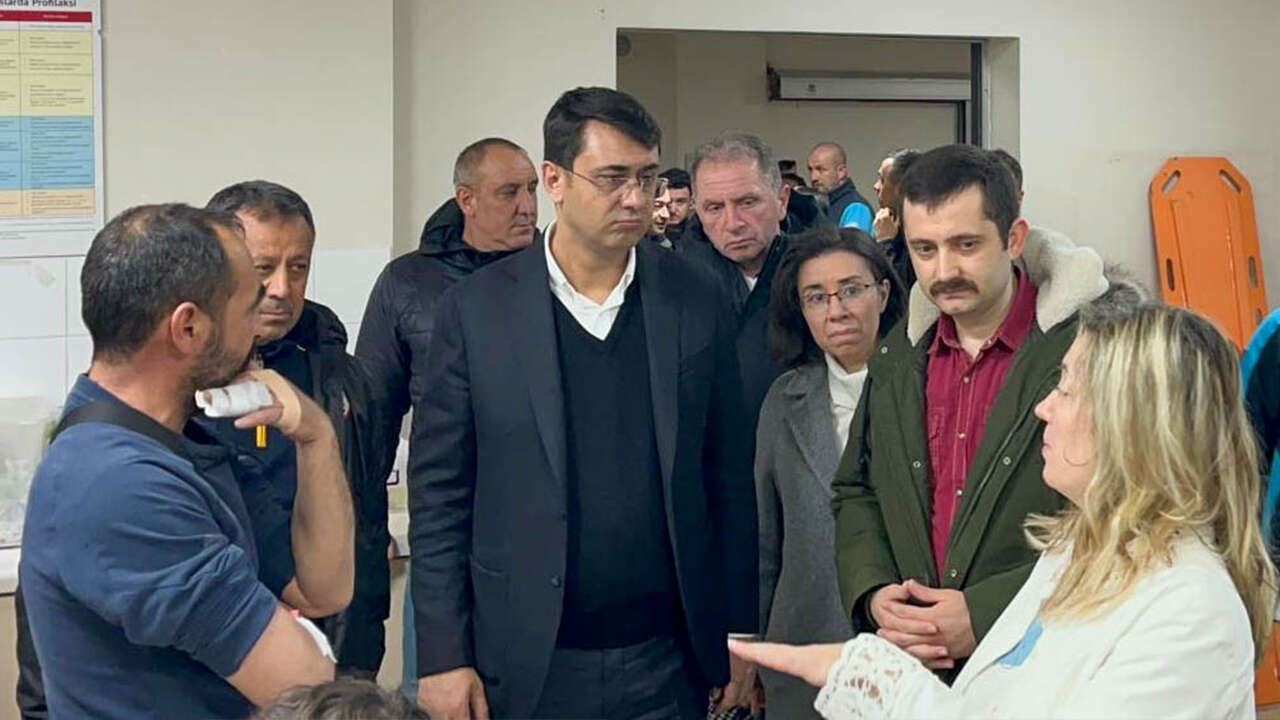 vali-kartal-kaza-yarali-aile-hastane-ziyaret