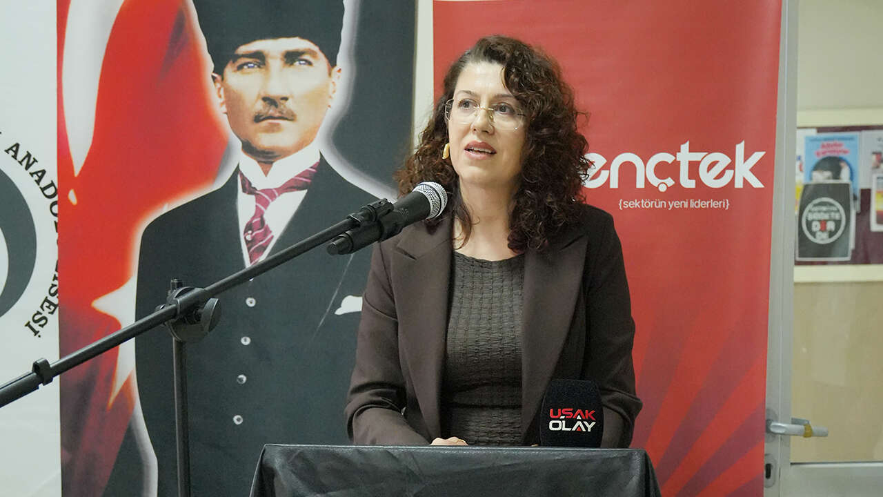 yapay-zeka-destekli-ataturk-sergisi-usak-mesleki-teknik-anadolu-lisesi2