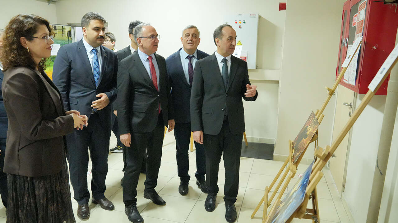 yapay-zeka-destekli-ataturk-sergisi-usak-mesleki-teknik-anadolu-lisesi4