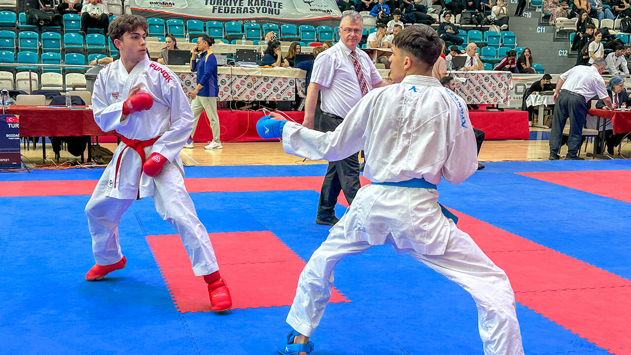karate-sampiyonasi-usak-tamamlandi1