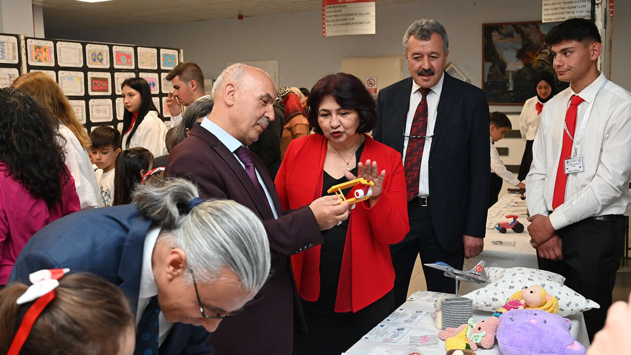 tasarimina-merhaba-de-sergi-milli-egitim3