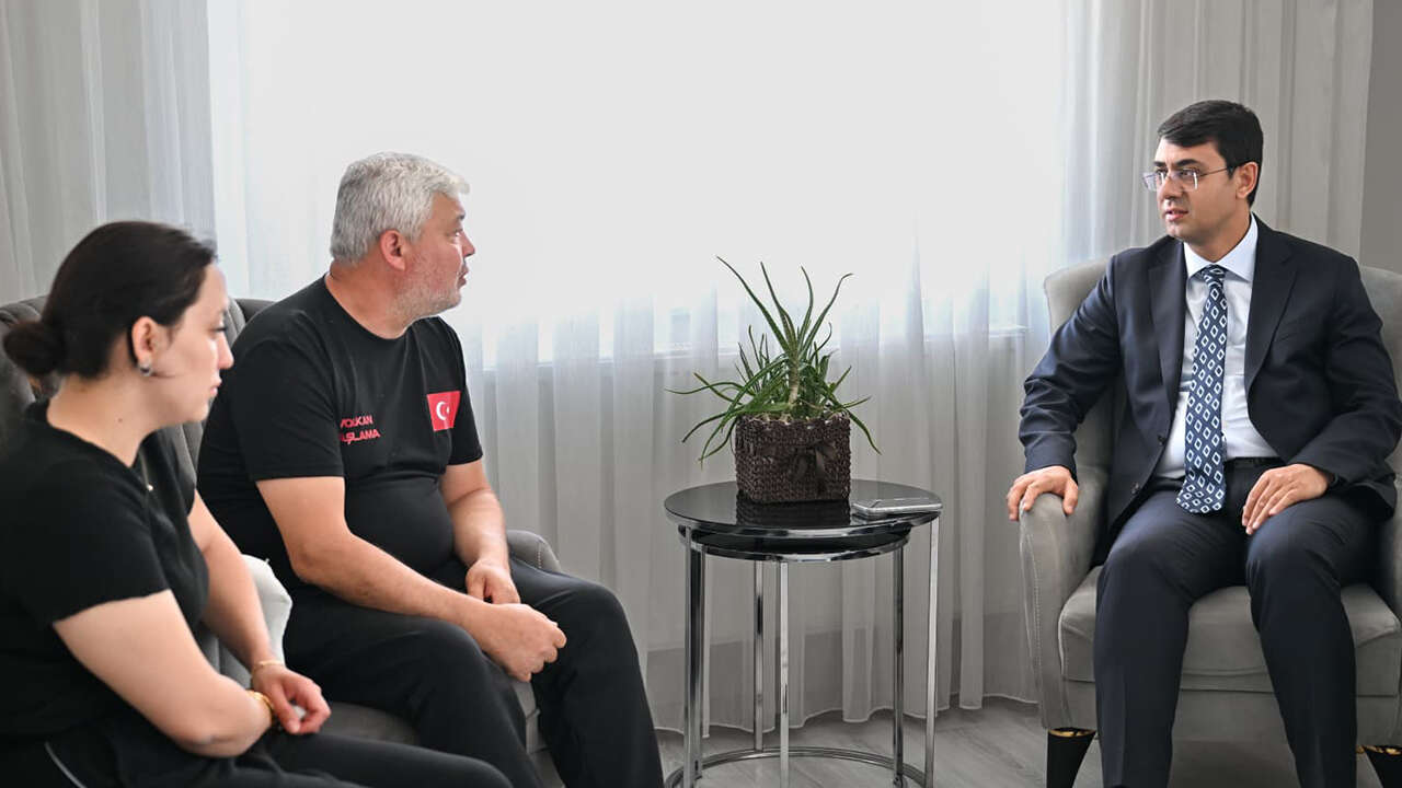 vali-serdar-kartal-volkan-gelmez-aile-ziyaret1