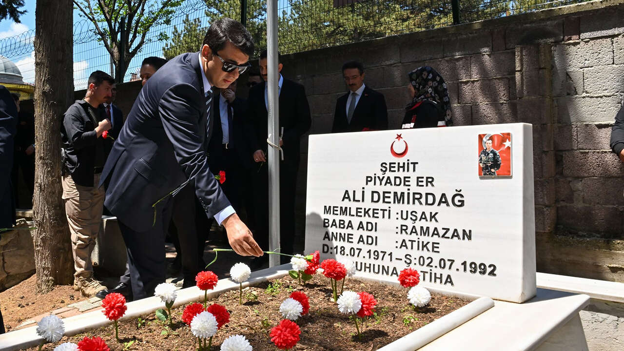 kurban-bayrami-arefe-sehitlik-ziyaret