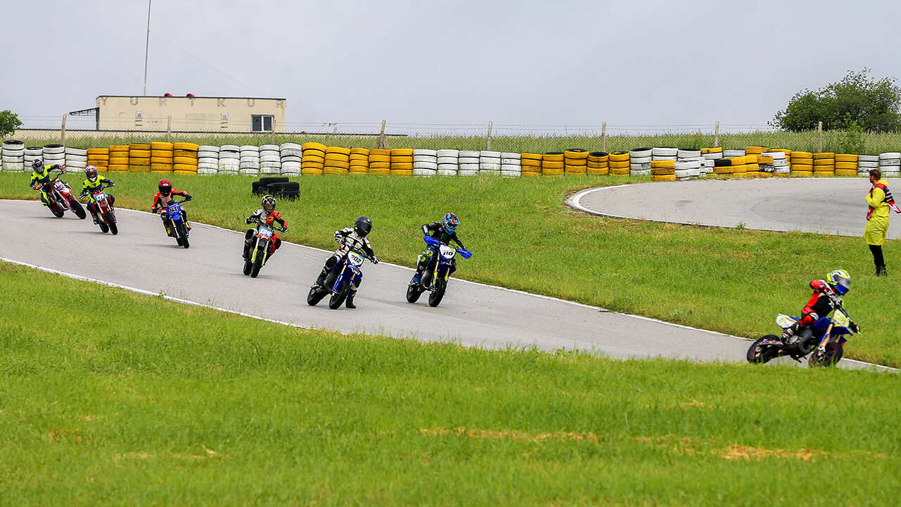 super-moto-usak-yarislar-nefes-kesti