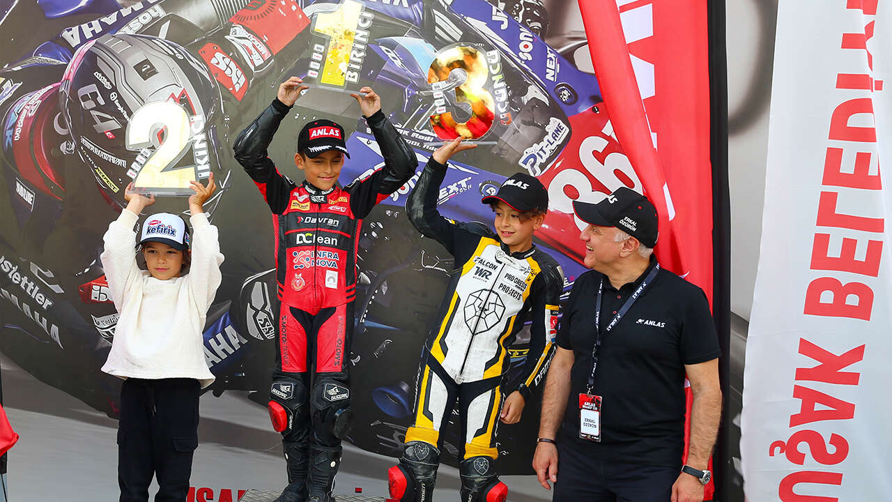 supermoto-yarislari-tamamlandi-usak4