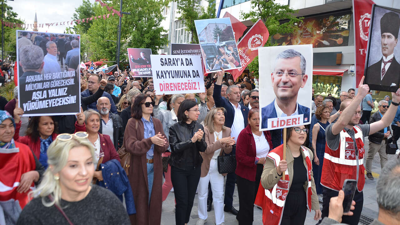 kemal-kilicdaroglu-usak-protesto2