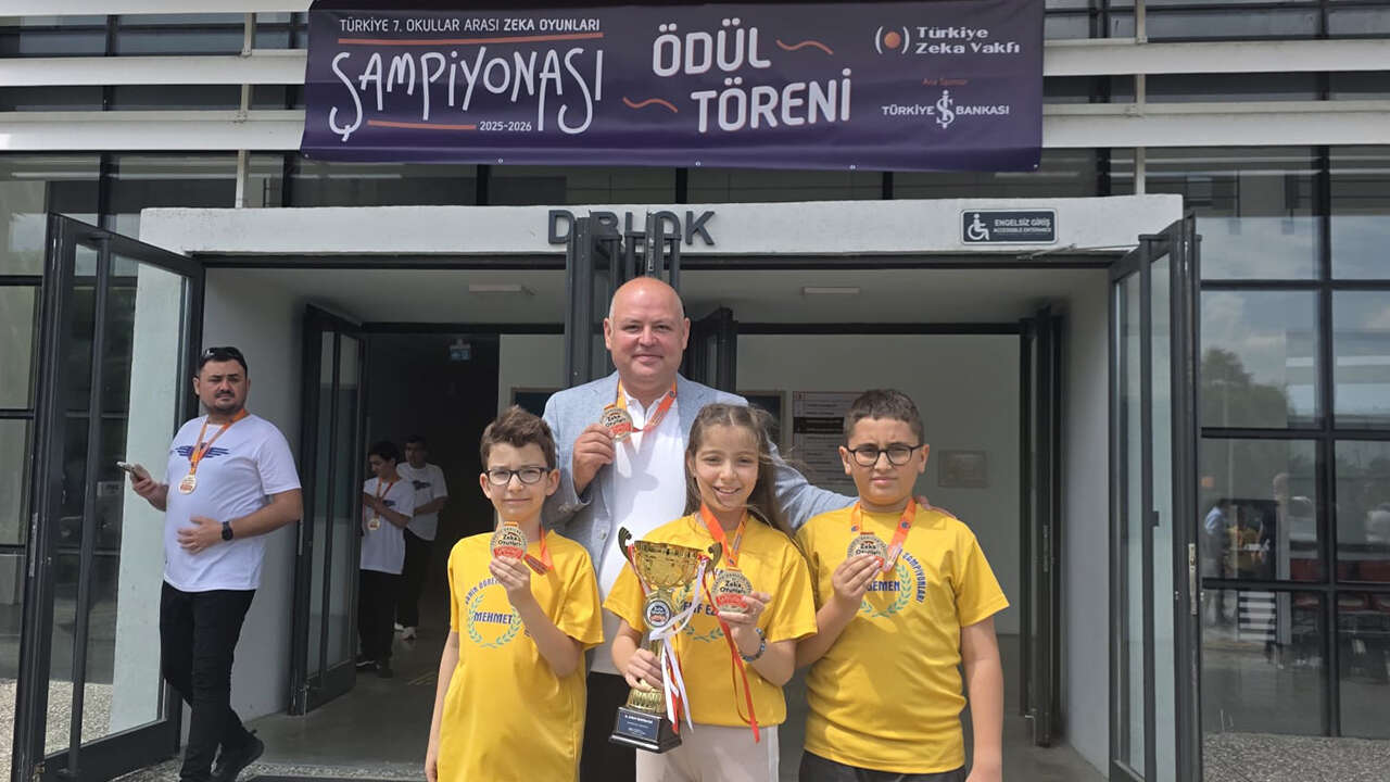 usakli-ogrenciler-turkiye-zeka-oyunlari-sampiyonu-oldu1