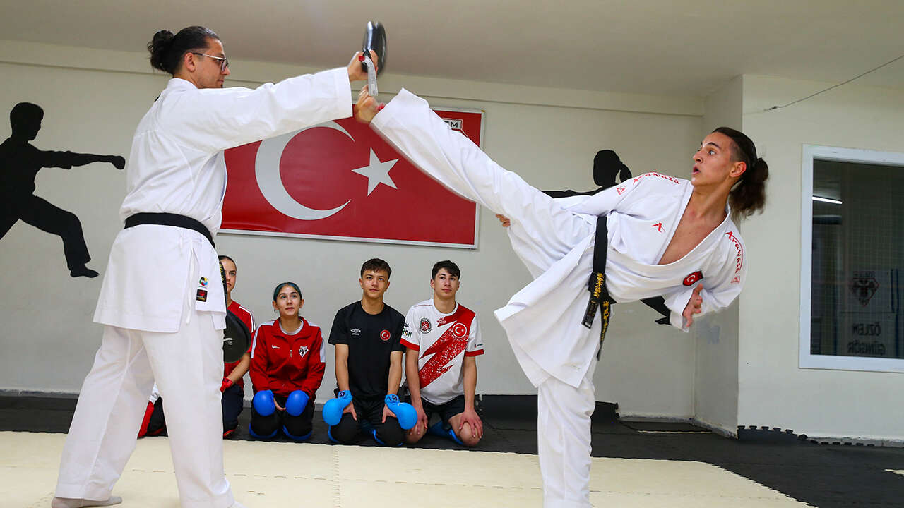 alperen-sahin-usak-karate-dunya-sampiyonlugu1