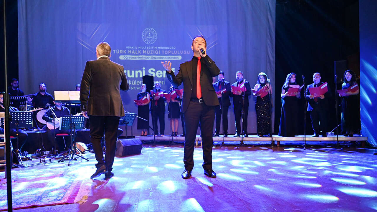 asik-mahzuni-serif-konser-akm3