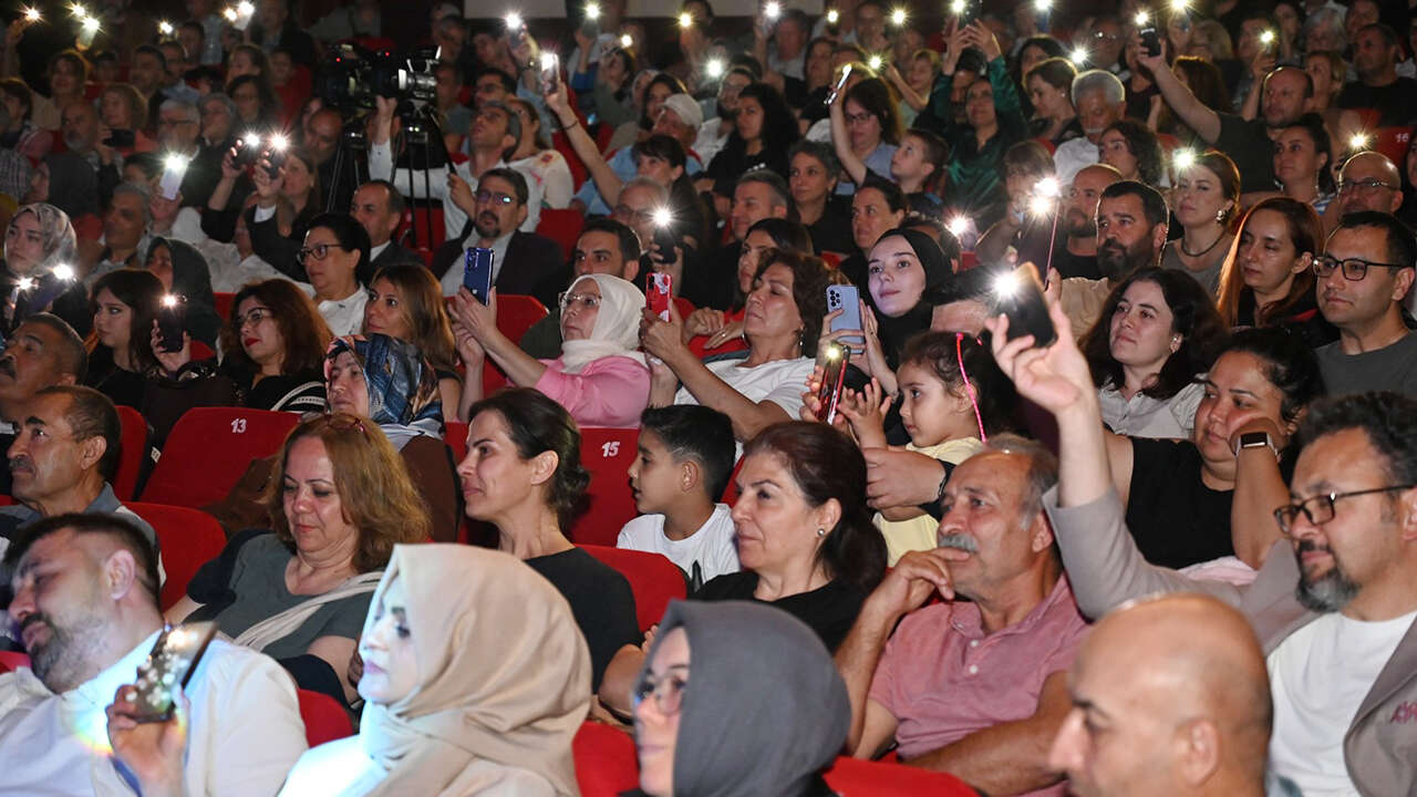 asik-mahzuni-serif-konser-akm4