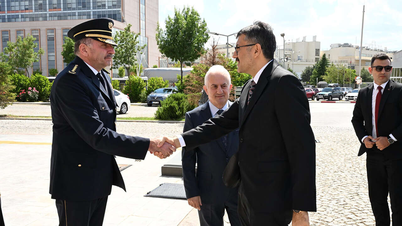 bakan-ali-celik-emniyet-mudurlugu-ali-celik-ziyaret3