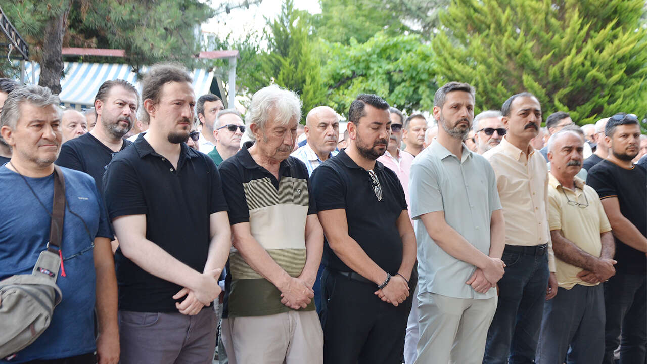 muyesser-yilancioglu-topraga-verildi2