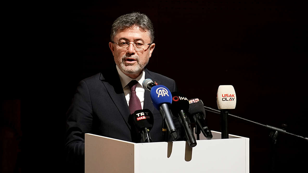bakan-yumakli-ak-parti-toplanti-usak-konusma1