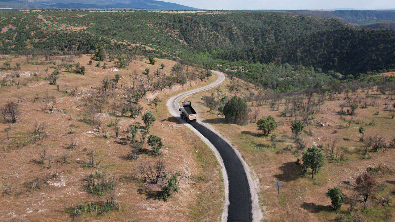 usak-koy-yollari-asfalt2