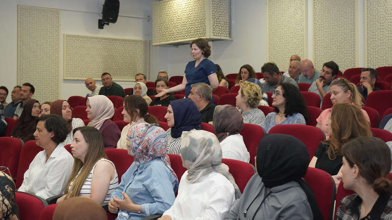 usak-il-saglik-mudurlugu-degerlendirme-toplantisi1