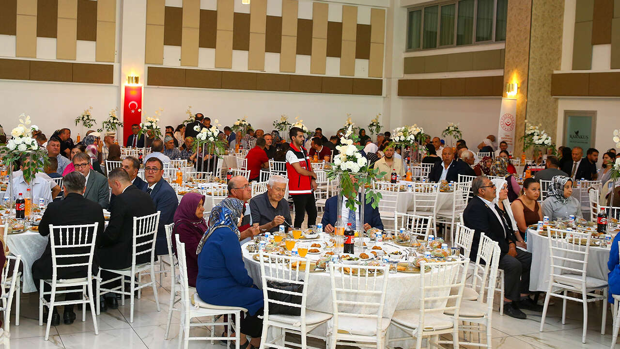 usak-sehit-aileleri-yemek-valilik3