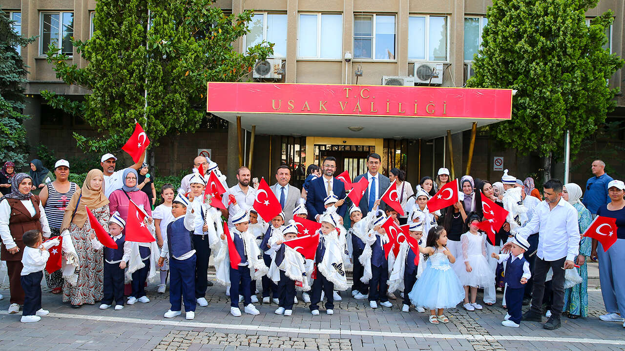 usak-25-cocuk-toplu-sunnet