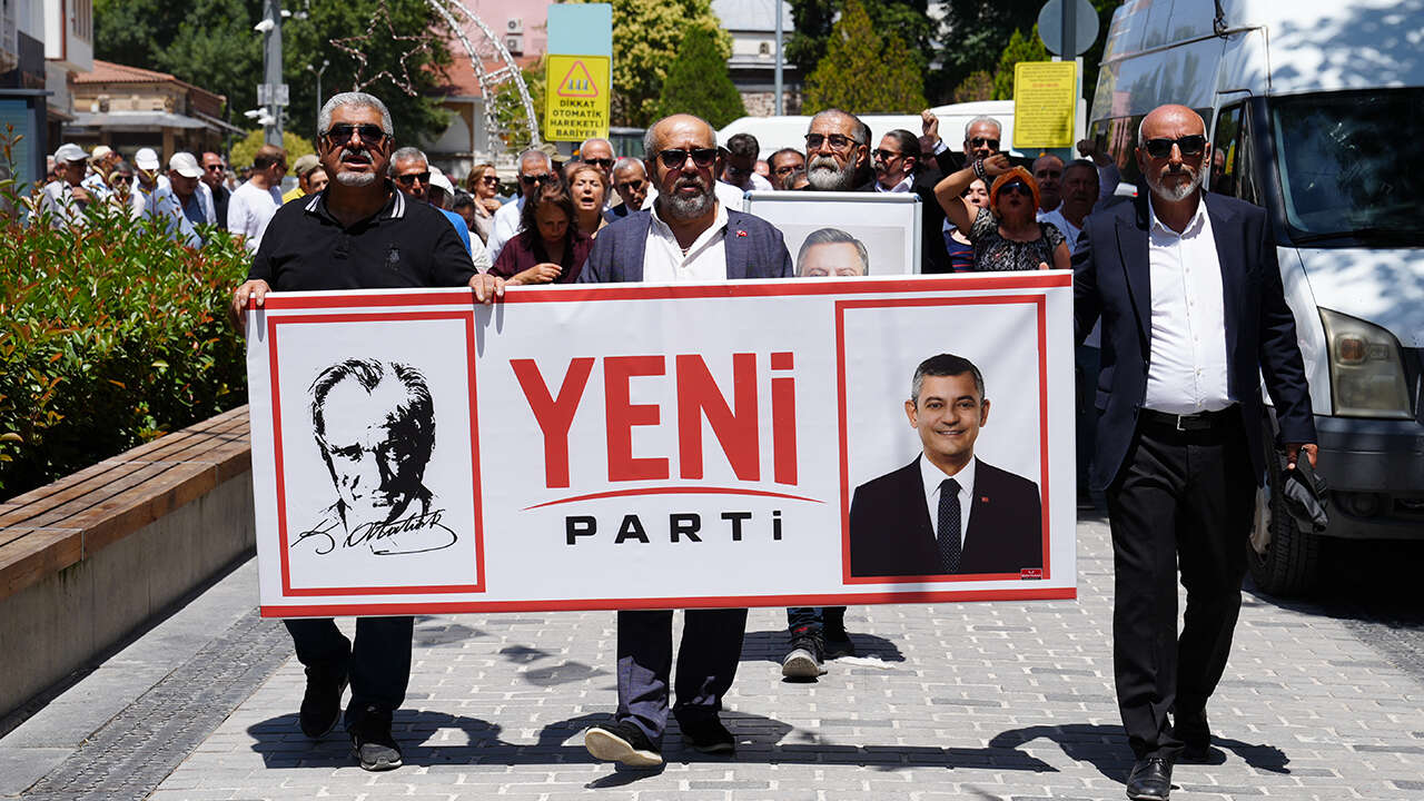 yeni-parti-usak-aciklama2